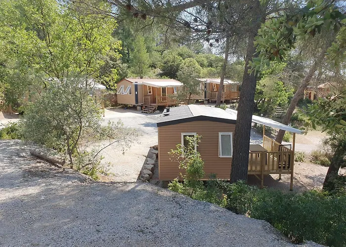 Camping Le Cezanne Montagne Sainte-Victoire