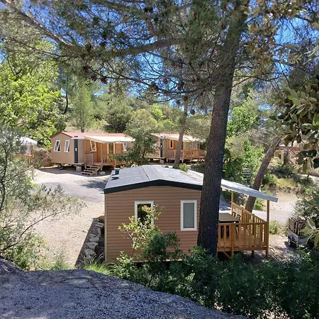 Camping Le Cezanne Montagne Sainte-Victoire Puyloubier Exterior photo