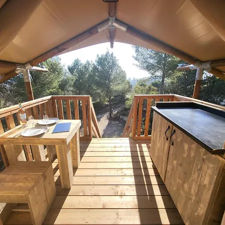Camping Le Cezanne Montagne Sainte-Victoire Puyloubier Exterior photo