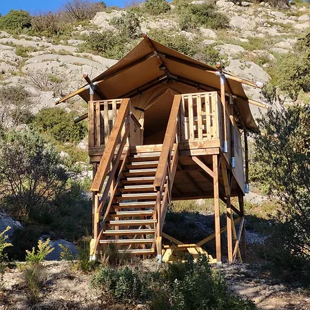 Camping Le Cezanne Montagne Sainte-Victoire Puyloubier Exterior photo
